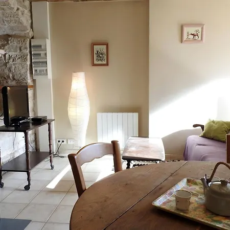 Maison Authentique Avec Jardin Clos Et Parking Prive A - Fr-1-611-59 * Pont-la-Ville
